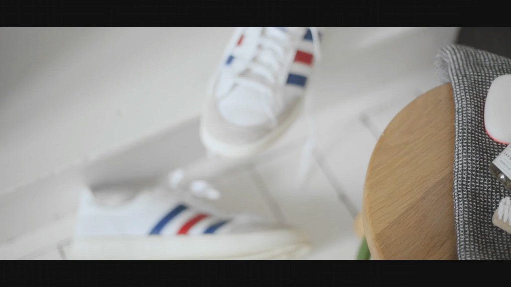 video mode d'emploi kit sneakers. kit Sneakers coffret de nettoyage pour vos baskets, pour l'entretien de vos tennis. En coffret cadeau chez ROBIN concept store masculin, concept store homme.