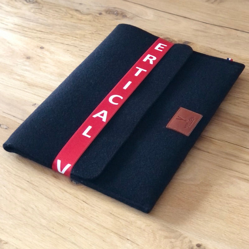 Pochette d'ordinateur en feutrine upcyclée Saint Lazare® made in France -  Le Cadeau Français®